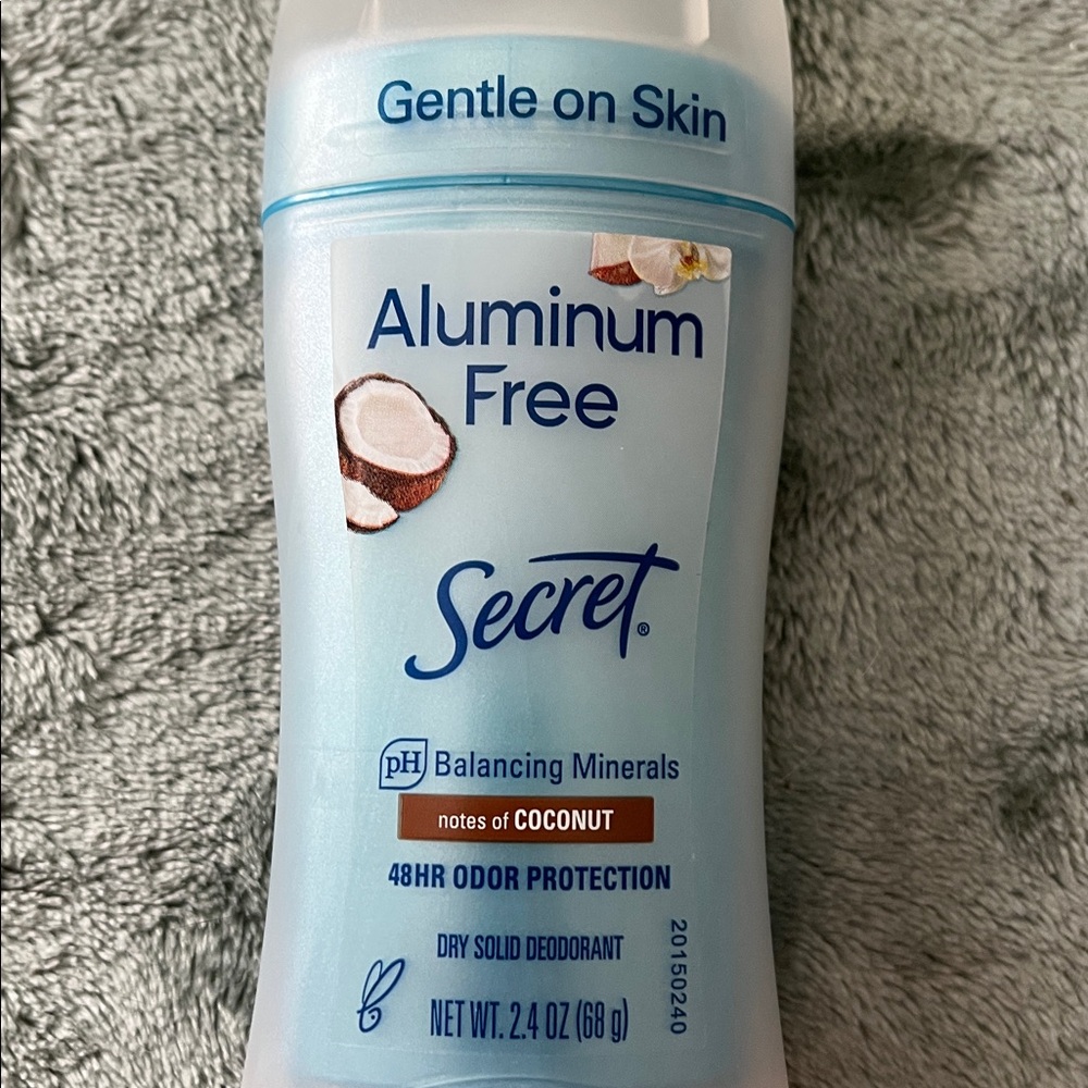 NWT Secret Dry Solid Deodorant Coconut - Picture 4 of 4